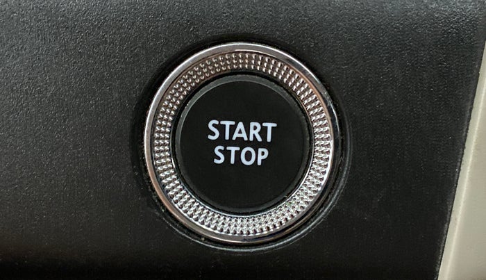 2020 Renault TRIBER 1.0 RXZ, Petrol, Manual, 20,555 km, Keyless Start/ Stop Button