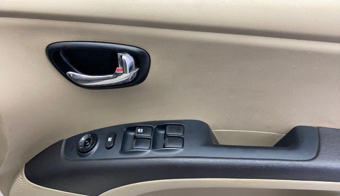 2012 Hyundai i10 MAGNA 1.2, Petrol, Manual, 64,834 km, Driver Side Door Panels Control