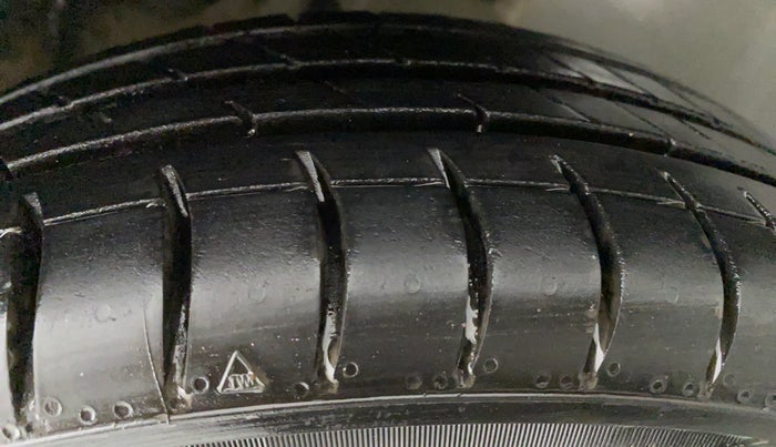 2015 Maruti Wagon R 1.0 VXI, Petrol, Manual, 45,199 km, Left Rear Tyre Tread