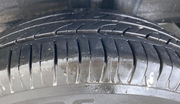 2019 Hyundai NEW SANTRO SPORTZ CNG, CNG, Manual, 38,298 km, Left Rear Tyre Tread