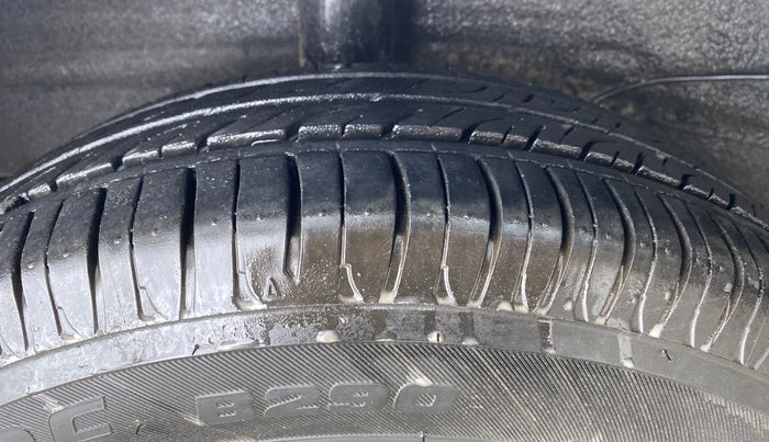 2019 Hyundai NEW SANTRO SPORTZ CNG, CNG, Manual, 38,298 km, Right Rear Tyre Tread