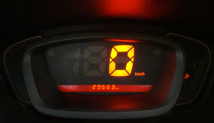 2016 Renault Kwid RXT, Petrol, Manual, 29,682 km, Odometer Image