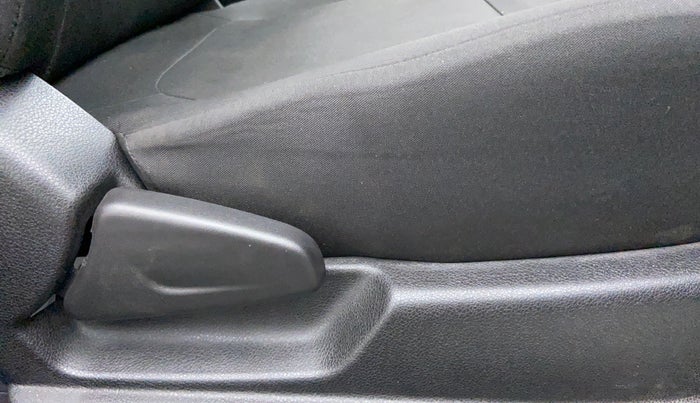2019 Renault Kwid RXT Opt, Petrol, Manual, 4,523 km, Driver Side Adjustment Panel