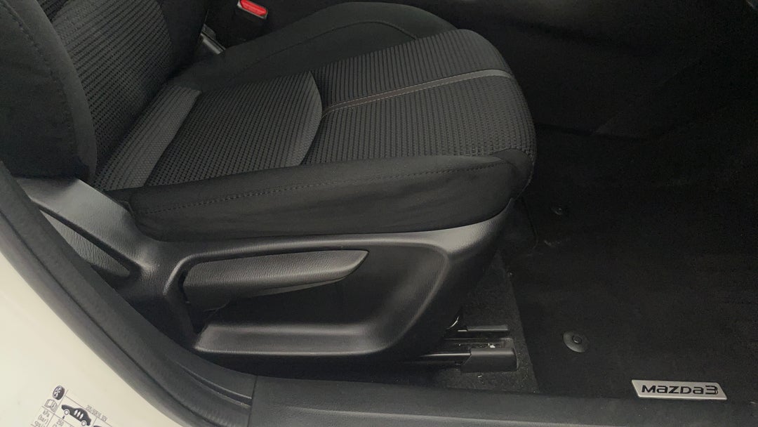 2018 Mazda 3 Maxx Sport, Automatic, 55500 km, Drivers Side Adjustment Panel