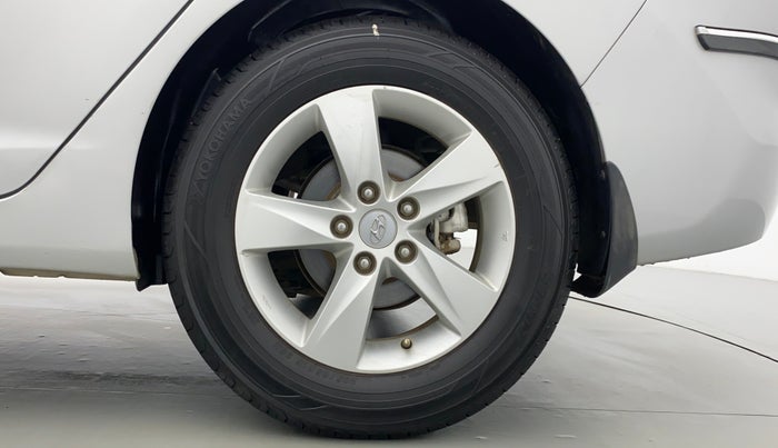 2015 Hyundai New Elantra SX 1.8 MT, Petrol, Manual, 32,294 km, Left Rear Wheel
