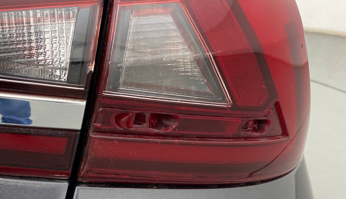 2020 Hyundai NEW I20 SPORTZ 1.2 MT, Petrol, Manual, 60,659 km, Right tail light - Chrome has minor damage