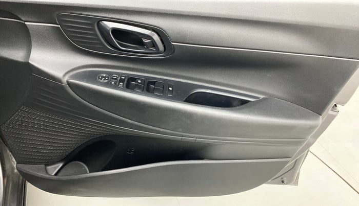 2020 Hyundai NEW I20 SPORTZ 1.2 MT, Petrol, Manual, 60,659 km, Driver Side Door Panels Control