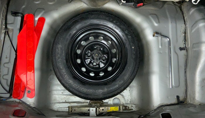 2014 Hyundai Eon ERA PLUS, Petrol, Manual, 40,995 km, Spare Tyre