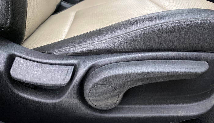 2019 Hyundai Verna 1.6 SX VTVT (O), Petrol, Manual, 19,522 km, Driver Side Adjustment Panel