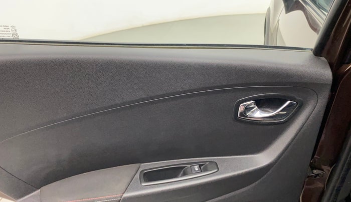 2018 Renault Captur RXT Diesel Dual Tone, Diesel, Manual, 38,532 km, Left rear window switch / handle - Switch/handle not functional