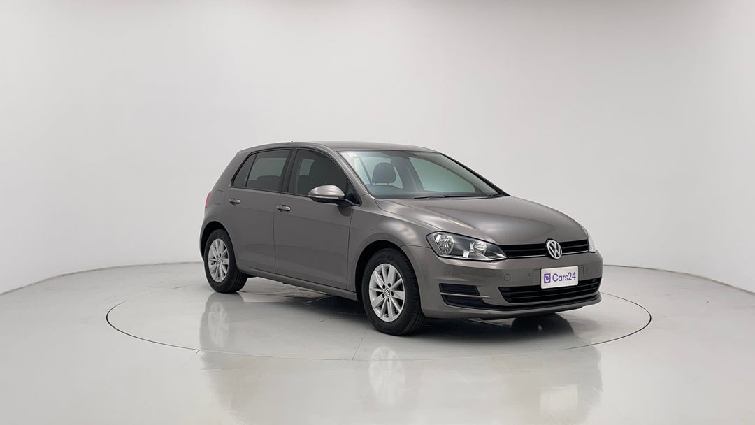 2017 Volkswagen Golf 92 Tsi Trendline, Automatic, 66016 km, Right Front Diagonal (45- Degree) View
