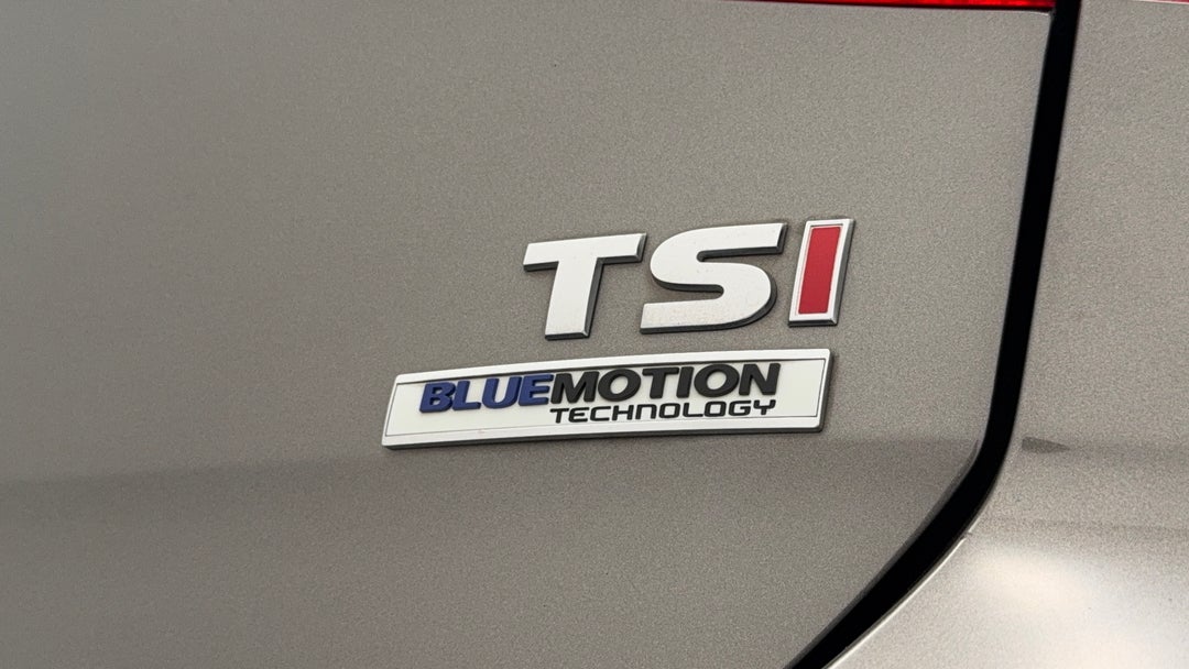 2017 Volkswagen Golf 92 Tsi Trendline, Automatic, 66016 km, Badge (Boot Right Side)