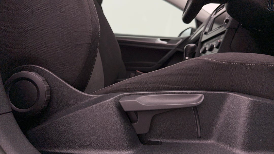 2017 Volkswagen Golf 92 Tsi Trendline, Automatic, 66016 km, Drivers Side Adjustment Panel