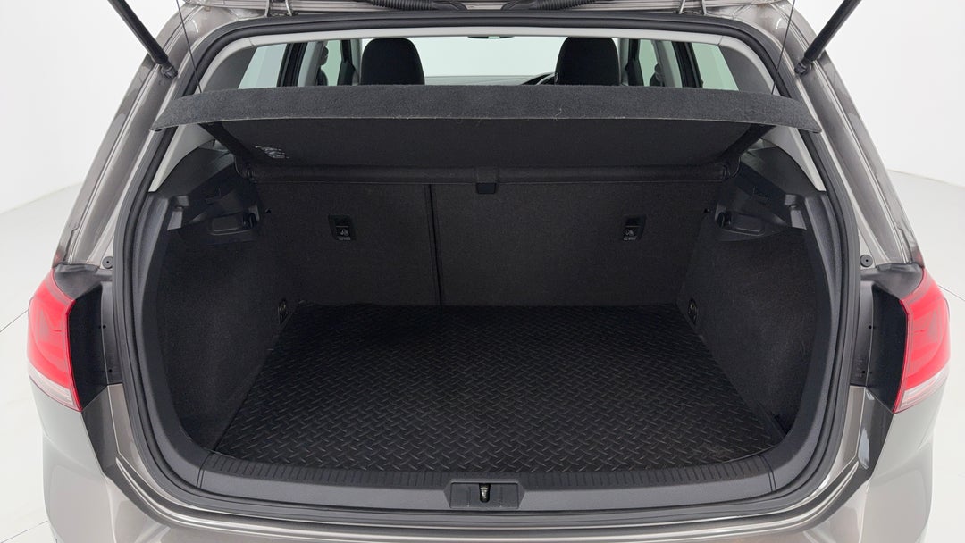 2017 Volkswagen Golf 92 Tsi Trendline, Automatic, 66016 km, Boot Inside View