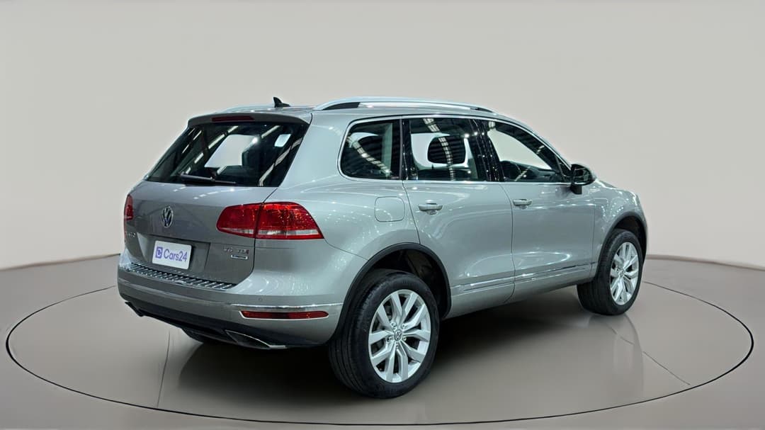 2015 Volkswagen Touareg V6 Tdi, Automatic, 132270 km, Right Back Diagonal (45- Degree) View