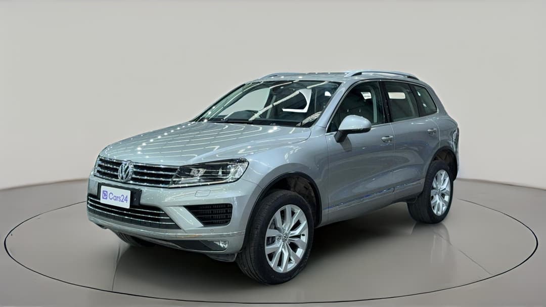 2015 Volkswagen Touareg V6 Tdi, Automatic, 132270 km, Left Front Diagonal (45- Degree) View