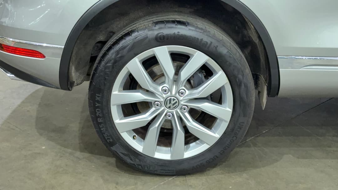 2015 Volkswagen Touareg V6 Tdi, Automatic, 132270 km, Right Rear Wheel