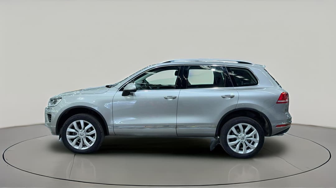 2015 Volkswagen Touareg V6 Tdi, Automatic, 132270 km, Left Side View