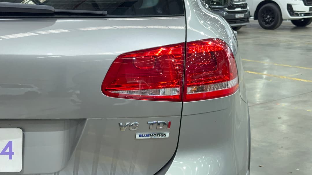 2015 Volkswagen Touareg V6 Tdi, Automatic, 132270 km, Badge (Boot Right Side)