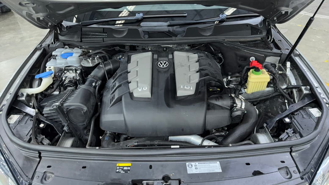 2015 Volkswagen Touareg V6 Tdi, Automatic, 132270 km, Open Bonnet (Engine)