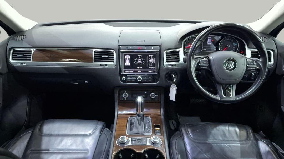 2015 Volkswagen Touareg V6 Tdi, Automatic, 132270 km, Dashboard View