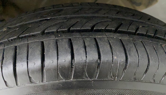 2014 Maruti Wagon R 1.0 LXI CNG, CNG, Manual, 71,327 km, Left Rear Tyre Tread