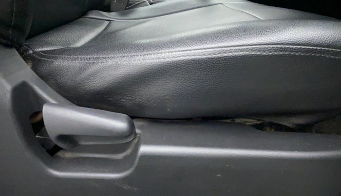 2014 Maruti Wagon R 1.0 LXI CNG, CNG, Manual, 71,327 km, Driver Side Adjustment Panel