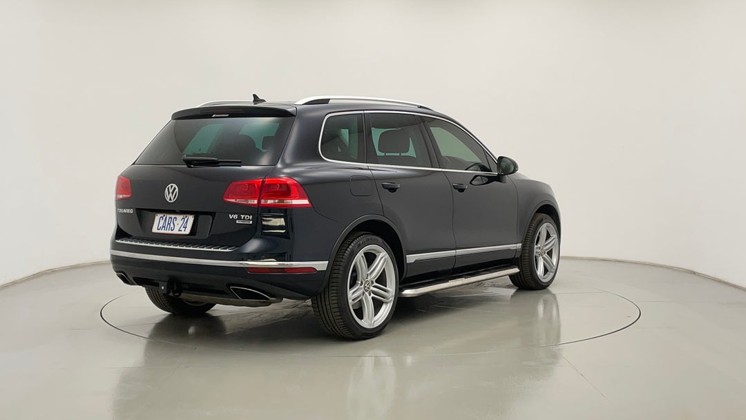 Right Back Diagonal (45- Degree) View