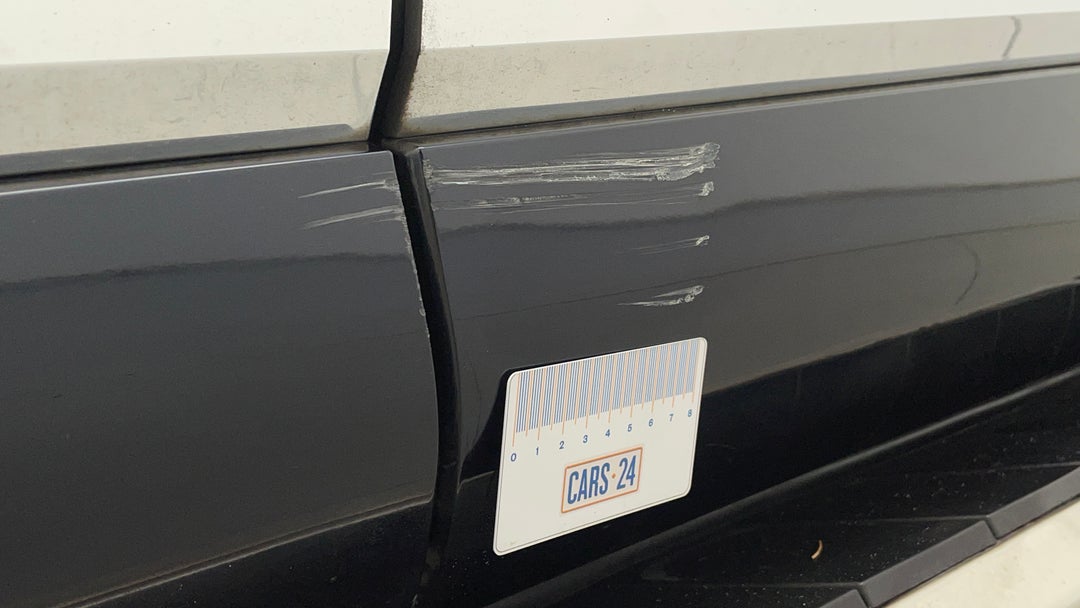 Doors Rear LHS Scratch