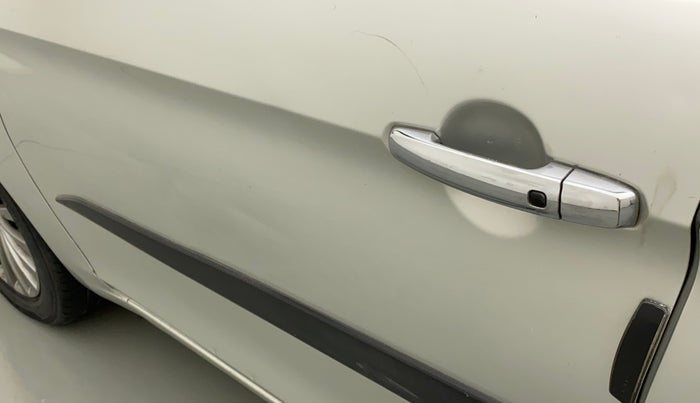 2016 Maruti Ciaz ZXI+ RS, Petrol, Manual, 50,234 km, Front passenger door - Minor scratches