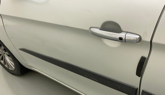 2016 Maruti Ciaz ZXI+ RS, Petrol, Manual, 50,234 km, Front passenger door - Paint has faded