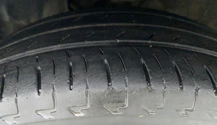 2017 Maruti IGNIS DELTA 1.2 K12 AMT, Petrol, Automatic, 28,510 km, Left Front Tyre Tread