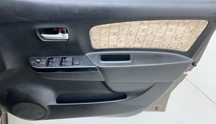 2017 Maruti Wagon R 1.0 VXI AMT, Petrol, Automatic, 86,605 km, Driver Side Door Panels Control