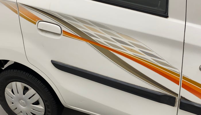 2016 Maruti Alto 800 LXI, Petrol, Manual, 35,187 km, Right rear door - Minor scratches