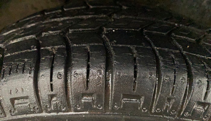 2016 Maruti Alto 800 LXI, Petrol, Manual, 35,187 km, Right Front Tyre Tread