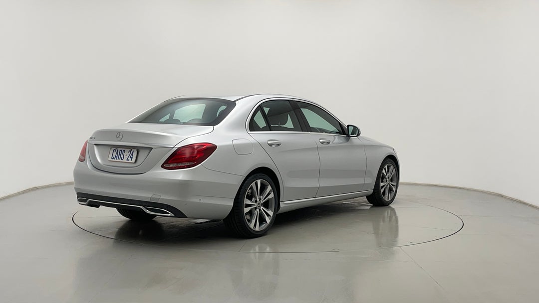 Right Back Diagonal (45- Degree) View