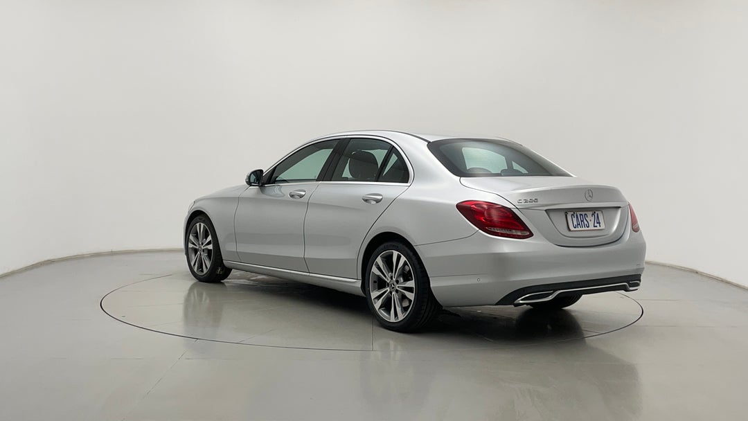 Left Back Diagonal (45- Degree) View