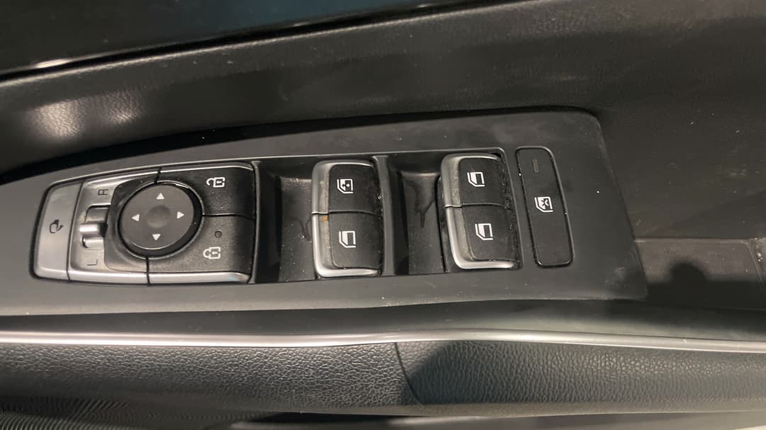 2021 Kia Sorento Sport 7 Seat, Automatic, 137904 km, Drivers Side Door Panel Controls