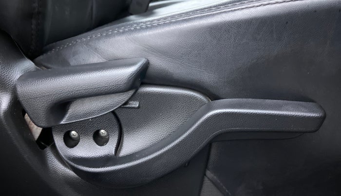 2017 Honda BR-V 1.5 i-VTEC V CVT, Petrol, Automatic, 69,507 km, Driver Side Adjustment Panel