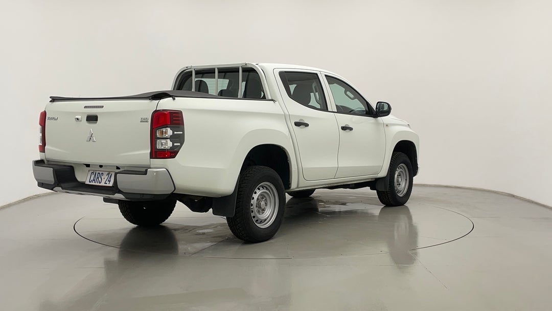 Right Back Diagonal (45- Degree) View