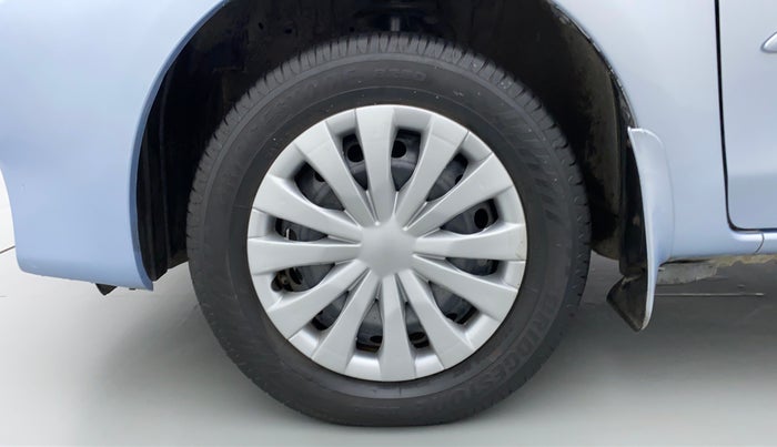 2011 Toyota Etios G, Petrol, Manual, 1,07,845 km, Left Front Wheel