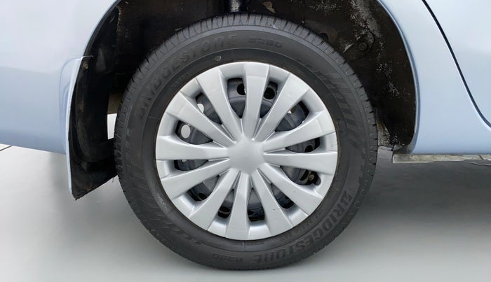 2011 Toyota Etios G, Petrol, Manual, 1,07,845 km, Right Rear Wheel