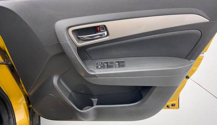 2018 Maruti Vitara Brezza ZDI PLUS DUAL TONE, Diesel, Manual, 38,017 km, Driver Side Door Panels Control