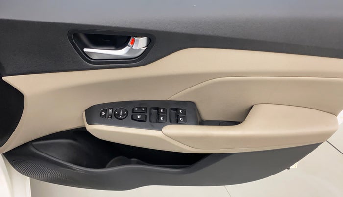 2018 Hyundai Verna 1.6 VTVT SX (O) AT, Petrol, Automatic, 39,147 km, Driver Side Door Panels Control