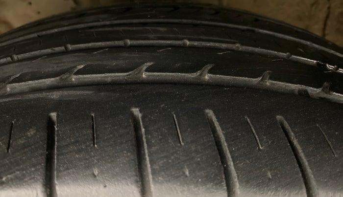 2019 KIA SELTOS HTX+ AT 1.5 DIESEL, Diesel, Automatic, 23,995 km, Left Front Tyre Tread