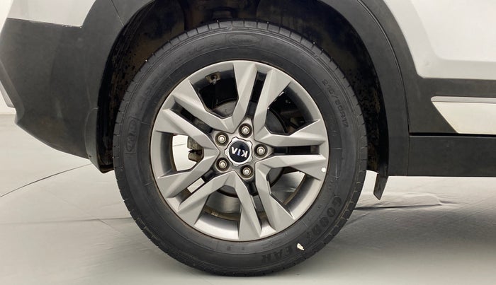 2019 KIA SELTOS HTX+ AT 1.5 DIESEL, Diesel, Automatic, 23,995 km, Right Rear Wheel