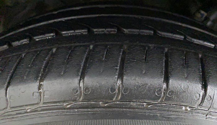 2018 Maruti Ciaz 1.5 SIGMA SHVS, Petrol, Manual, 14,801 km, Right Rear Tyre Tread