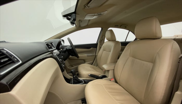 2015 Maruti Ciaz ZXI AT, Petrol, Automatic, 80,161 km, Right Side Front Door Cabin