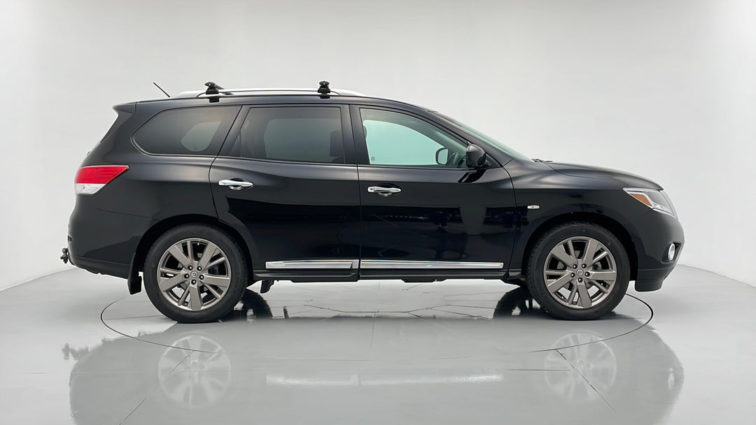 2013 Nissan Pathfinder Ti (4x4), Automatic, 107395 km, Right Side View