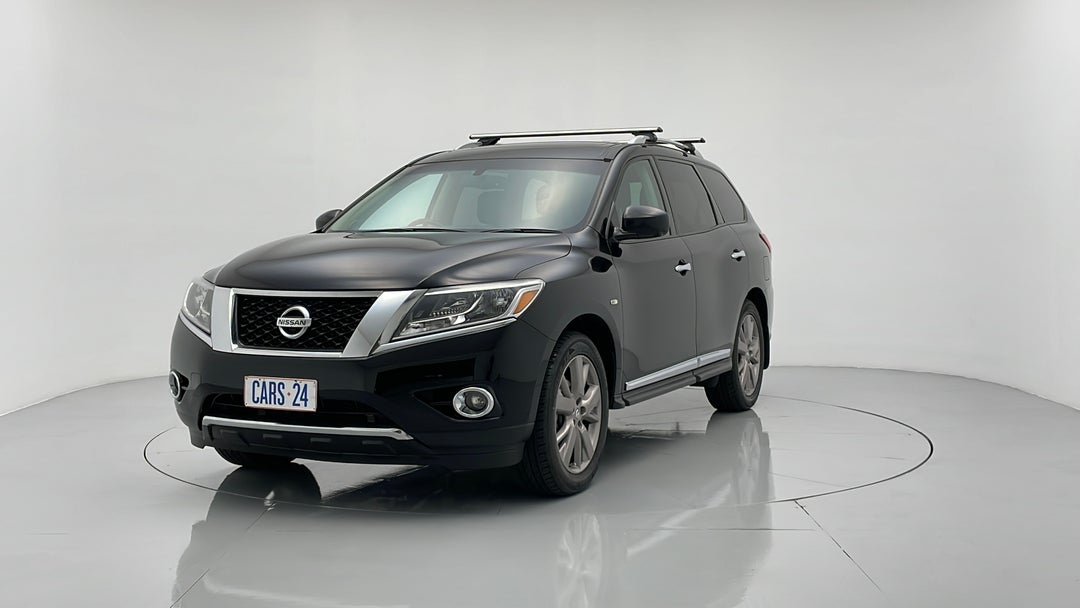 2013 Nissan Pathfinder Ti (4x4), Automatic, 107395 km, Left Front Diagonal (45- Degree) View